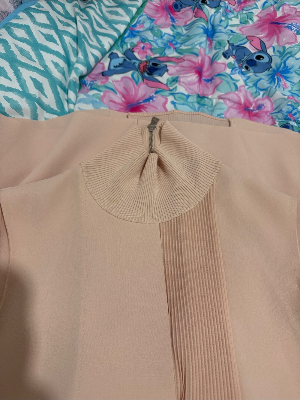 Vince women Sleeveless Turtleneck top XS fits XS- S- M - Picture 9 of 11